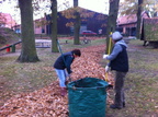 2011 11 19 Laubharkaktion und Erbseneintopf beim Backhaus 022